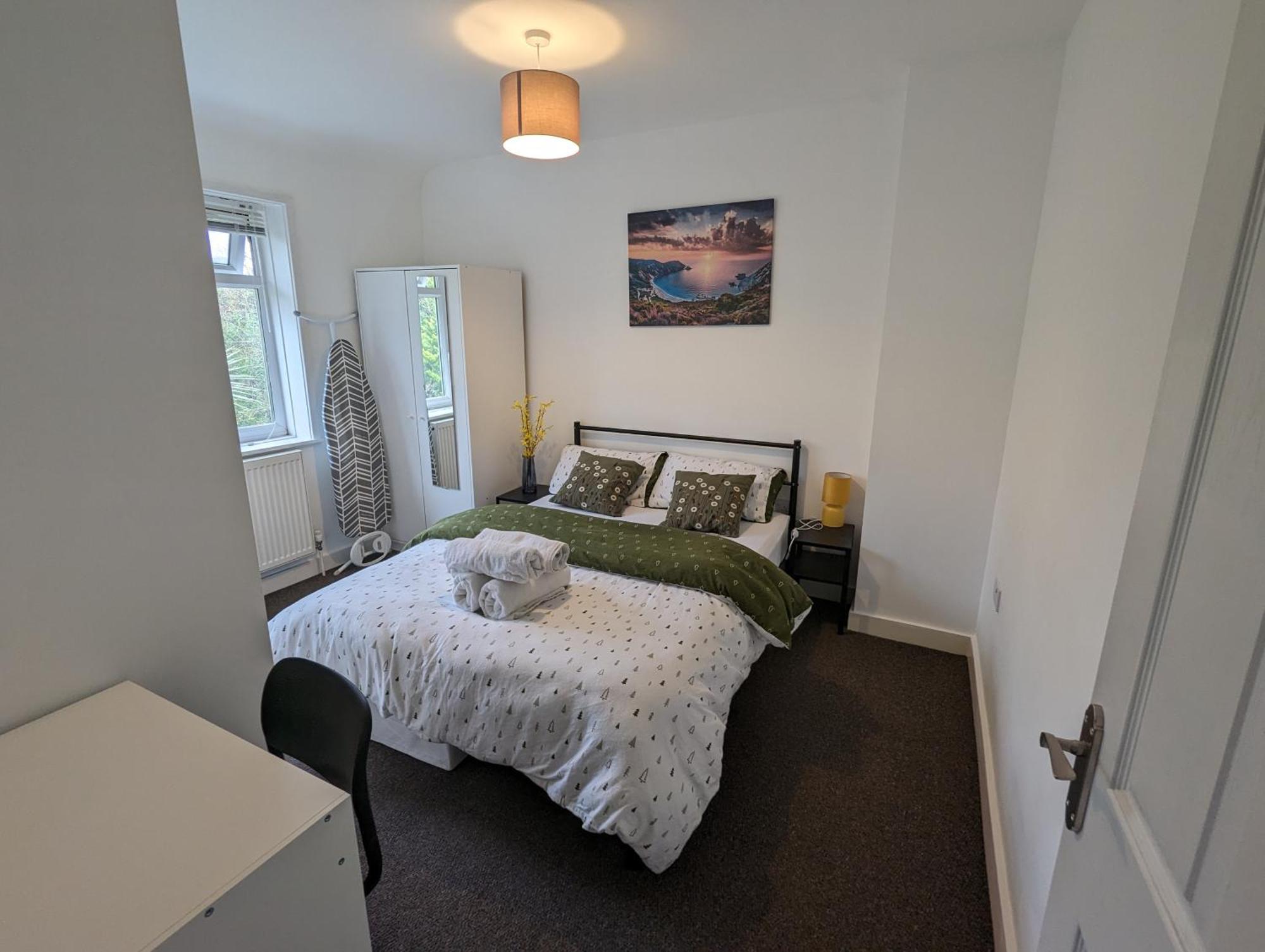 Fantastic 3-Bedroom House In London Morden  外观 照片