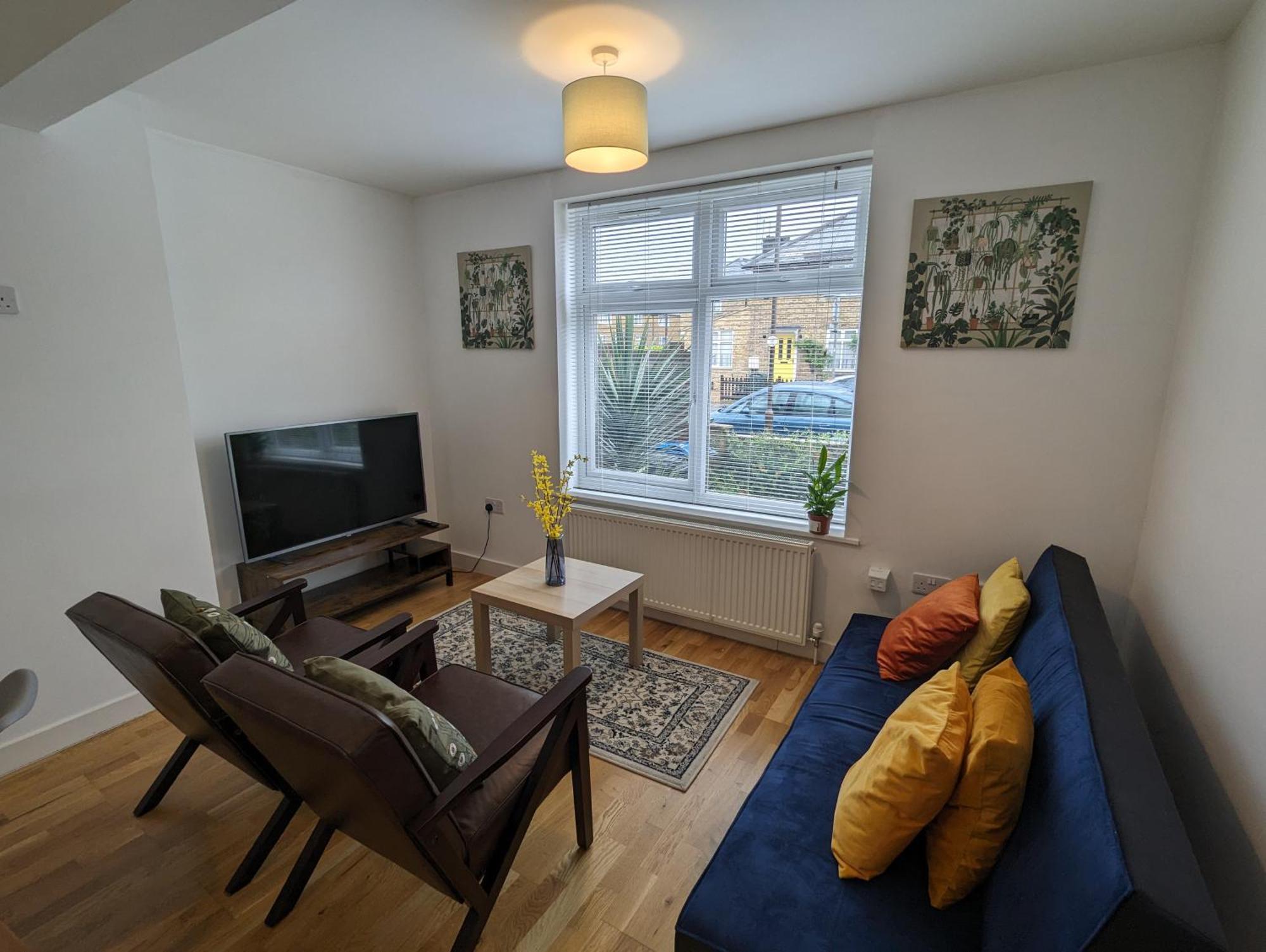 Fantastic 3-Bedroom House In London Morden  外观 照片